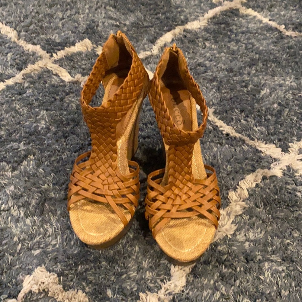 Bucco wedges